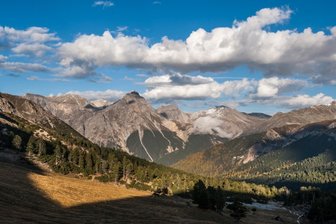 Wandern im Val Mingèr, im Schweizerischen Nationalpark.