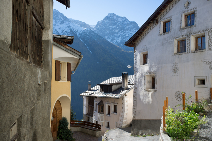 Charmante Gassen in Sent, Unterengadin Charmante Gassen in Sent, Unterengadin