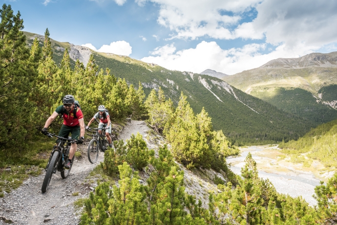 Downhill mountain bike sales trails near me