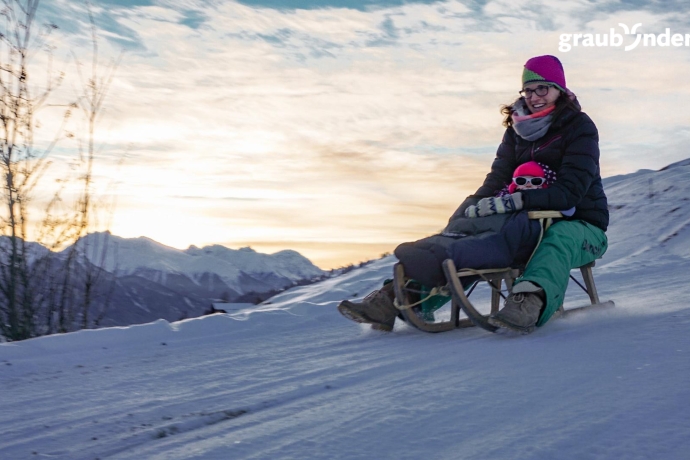Schlittenabfahrt Engadin. Schlittenabfahrt Engadin.
