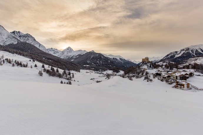 Panorama von Tarasp im Winter © Dominik Täuber