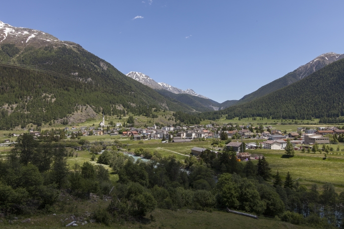Zernez, das Tor zum Schweizerischen Nationalpark. Zernez, das Tor zum Schweizerischen Nationalpark.