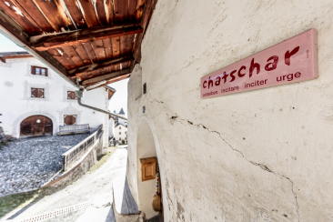 Besuch im begehbaren Wörterbuch Vnà