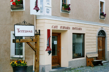 Café Giacometti in Lavin
