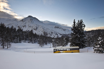 Mit der neuen Gästekarte mit inkludiertem öV die Ferienregionen Engadin Scuol Zernez und Val Müstair erkunden.