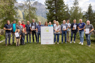 Übergabe TourCert Zertifikat mit Partnerbetrieben