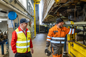 Erneuerung der Fahrleitungen oder der Gleisersatz im Tunnel sind Projekte von Simon Rohner.