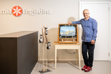 René hat diesen fast nostalgischen Röhrenfernseher aufgerüstet, so dass er jetzt auch für die digitale Wiedergabe verwendet werden kann.