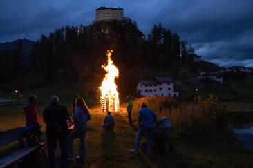 Der 1. August 2023 in Tarasp mit Blick auf das Schloss.