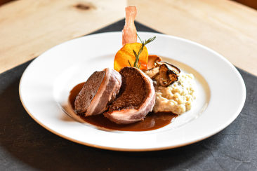 Wildgericht vom Gasthaus Mayor in S-charl.