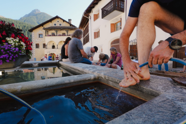 Engadiner Kräuter-Fussbad