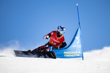 Benjamin Karl beim FIS Snowboard Weltcup Scuol 2024