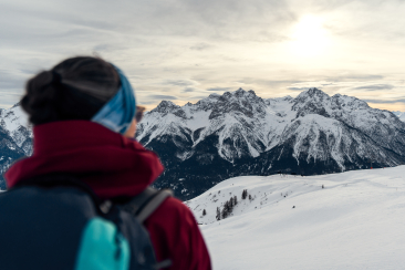 Via Engiadina Winter in Ftan in schneebedeckter Landschaft