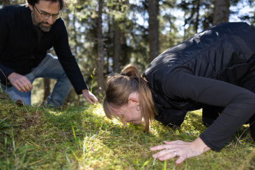Geruchs-Workshop «Adüna davo il nas» – «Immer der Nase nach»