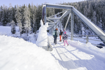 Klang der Quellen: Einblick in das Familienerlebnis Winter