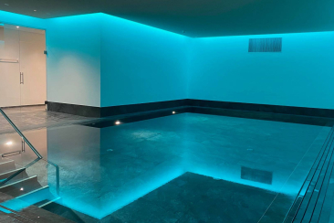 Hallenbad im Hotel Helvetia Müstair