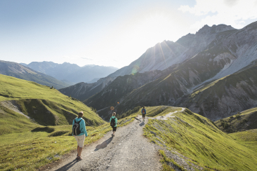 Wandern im Nationalpark bei Margunet