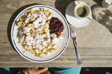 Berühmter Kaiserschmarrn auf der Alp Laret