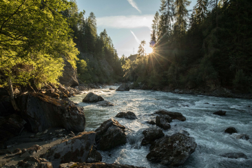 Alpenfluss im Unterengadin